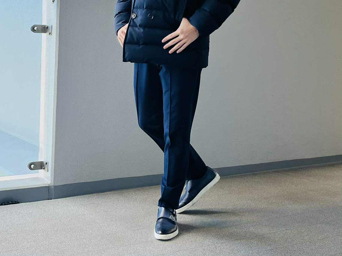 肉感を拾いづらいイージースラックス（写真：筆者撮影）