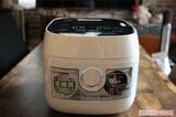 アイリスオーヤマヘルシーサポート炊飯器（税込み価格1万8480円）（写真：週刊女性PRIME）