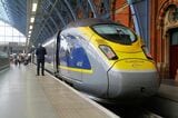 ロンドン・セントパンクラス駅に停車するユーロスター（撮影：橋爪智之）