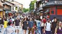 増えすぎた観光客に困惑する古都 京都市［京都府］
