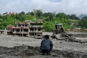 ネパール･中国国境の洪水､行方不明者が4800人に急増…救助隊は孤立した地域への到達に難航