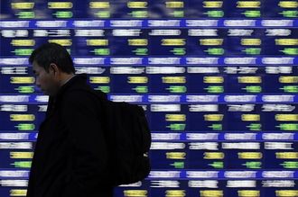 大手通信に売り､日経平均は4日連続で下落　