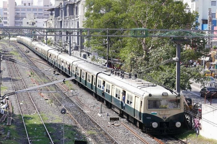 「国電」を彷彿とさせるチェンナイの近郊列車