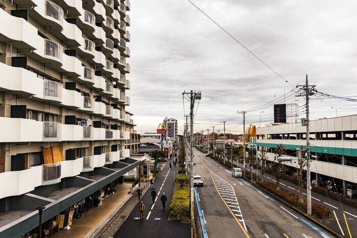 若葉駅東口の目抜き通り