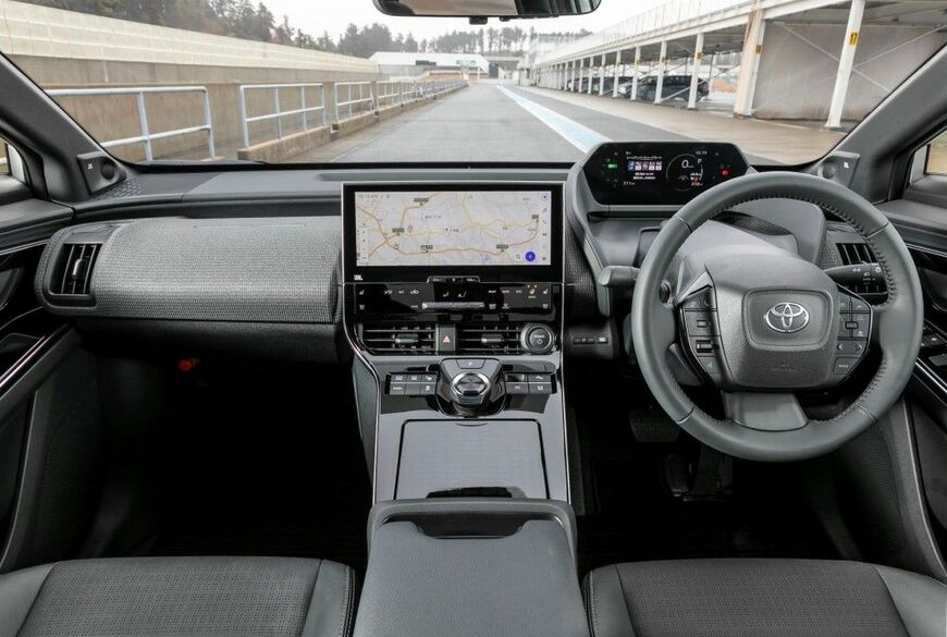 bZ4Xインテリア（筆者撮影）