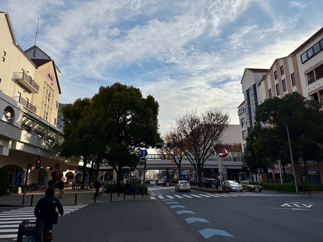 左が「イオン本牧店」、右が「ベイタウン本牧5番街」