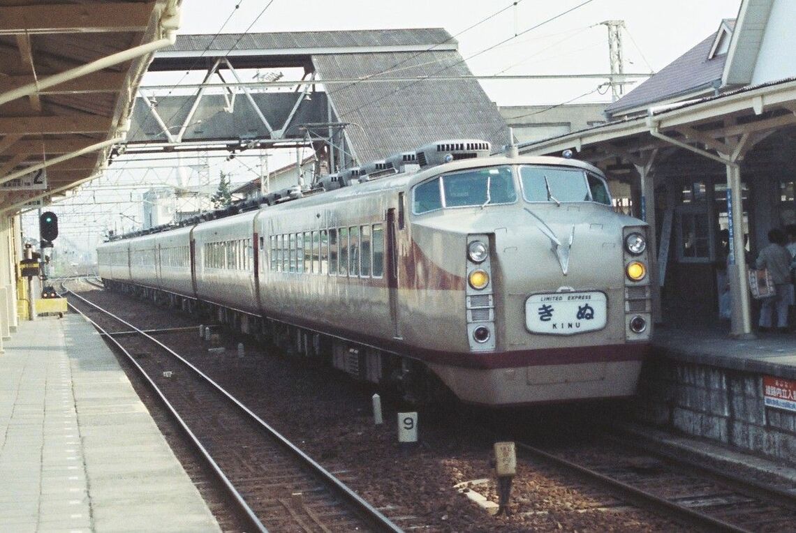 “東武の顔”だった 1720系「デラックスロマンスカー（DRC）」 （写真：東武鉄道）