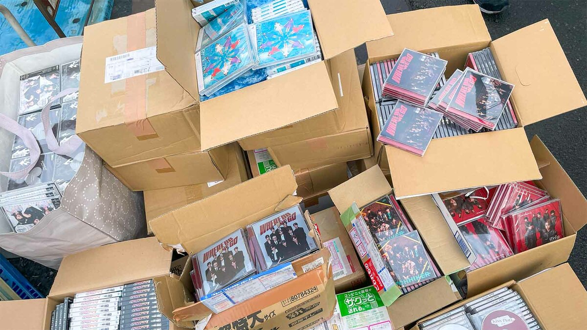 CD　大量まとめ売り 推しに会いたい！｢CD大量購入｣｢投げ銭｣の深い沼 