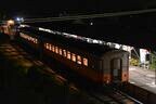 津軽鉄道・五所川原駅停車中の旧型客車夜行「津軽」