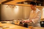 日本酒を錫のちろりに注ぎ、酒燗器「かんすけ」につける