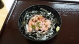 うちだ屋の「ねぎとろ丼」（筆者撮影） 
