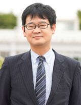 峰松拓毅（みねまつ・ひろき）2020年〜2024年度流山市立小山小学校PTA会長、2024年度より流山市立おおぐろ森中学校区コミュニティ・スクール（学校運営協議会）会長。2023年度に有志で「子どものための保護者活動を考える会」を発足（写真：本人提供）