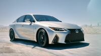 ｢レクサスIS｣7年目でも全面改良しない事情 セダン市場とGSの生産終了で変わるISの役割