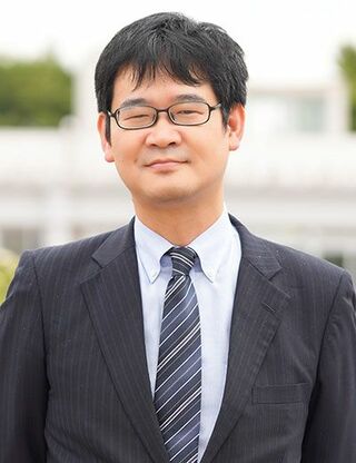 峰松拓毅（みねまつ・ひろき）2020年〜2024年度流山市立小山小学校PTA会長、2024年度より流山市立おおぐろ森中学校区コミュニティ・スクール（学校運営協議会）会長。2023年度に有志で「子どものための保護者活動を考える会」を発足（写真：本人提供）
