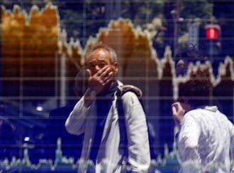 日経平均は反落､利食いで1万7000円割れ