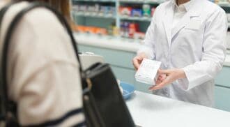 薬の受け渡しが怖い患者を助ける｢薬局の変化｣