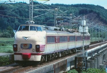 ボンネット型｣特急は今も斬新なデザインだ 高速電車の元祖､｢鼻