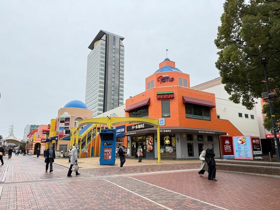 「丘の上プラザ」の対面にある「丘の上パティオ」