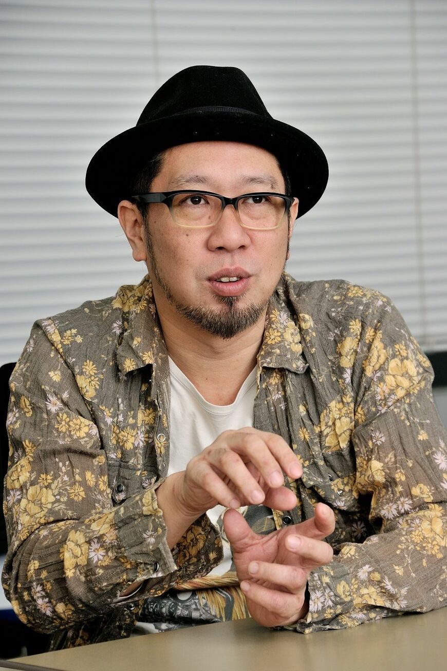 長田悠幸（おさだ・ゆうこう）／漫画家。1975年12月7日生まれ。静岡県出身。1996年より『週刊ヤングマガジン』（講談社）においてちばてつや賞大賞受賞作『GLOCK』でデビュー。代表作に『SHIORI EXPERIENCE ジミなわたしとヘンなおじさん』（現在連載中）、『キッドアイラック!』などがある。