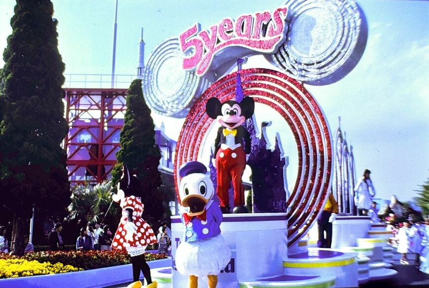 ディズニー５周年記念式典のようす（写真：1988年4月15日、吉野純治撮影）