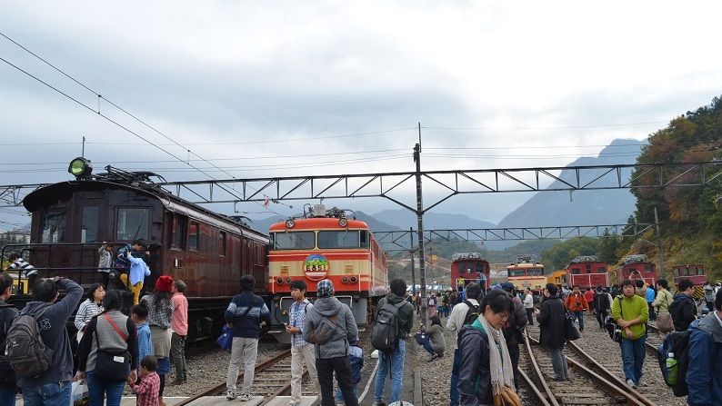 西武鉄道で保存されている電気機関車群（横瀬車両基地、筆者撮影）