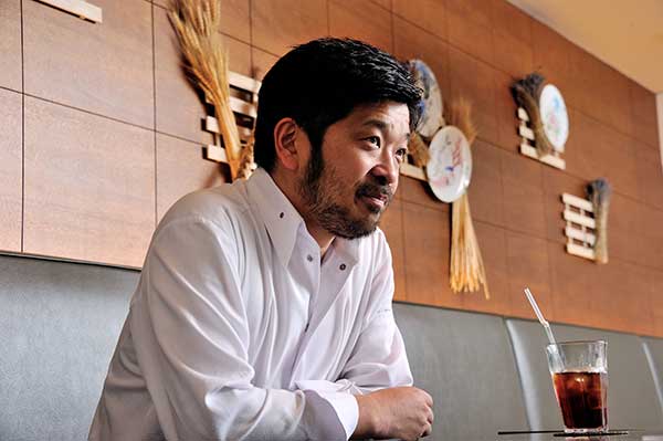 日本での修行は1年半そこそこにフランス社会へ飛び込んだ（撮影：梅谷秀司）