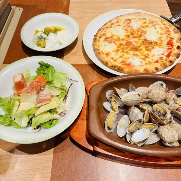 香港のサイゼリヤで頼んだメニュー（写真：阿生撮影）