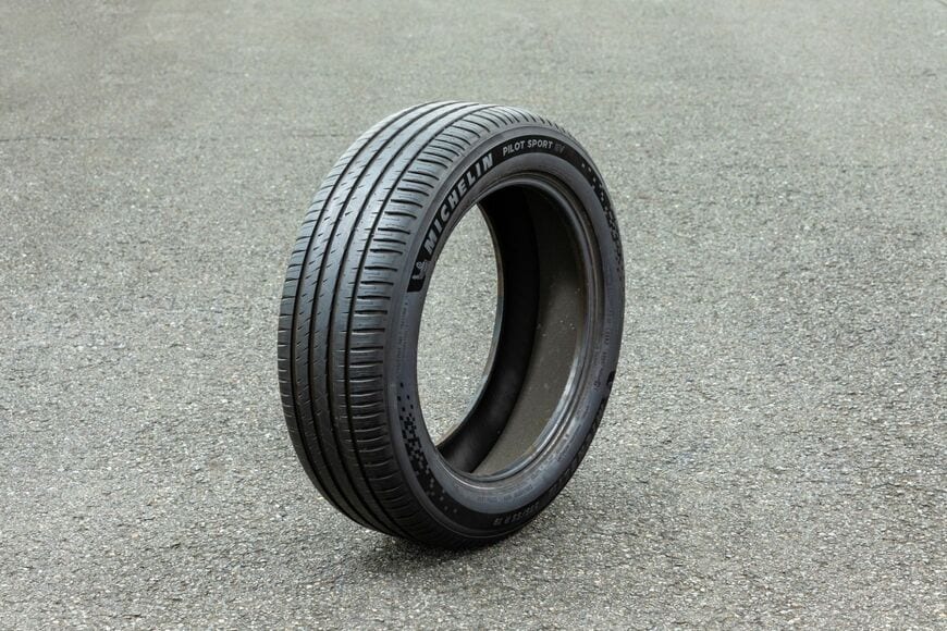 スポーツに属する「パイロットスポーツ4S」は、実は快適性も高い（写真：ミシュラン）