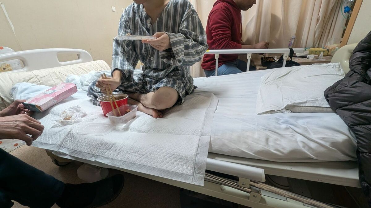 食事は自前･家族に商売する介護士…留学先の中国で緊急手術した息子