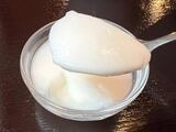 麻婆豆腐定食の杏仁豆腐。麻婆豆腐を食べた後の締めに、このさっぱりした甘さがうれしい（筆者撮影）