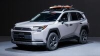純ガソリン車は廃止！トヨタ「新型RAV4」の見どころはどこにあるのか？ デザインの特徴やグレード・サイズを解説