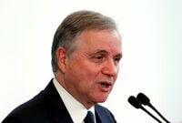 伊新政権の財政拡大措置に中銀総裁が警告 身の丈に合わない政策なら｢崖から転落｣