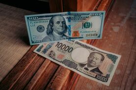 円が対ドルで一時155円台後半に上昇…連休中も神経質な値動き続く