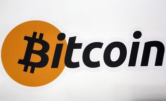 ビットコインが軟調､直近で1万6000ドル付近