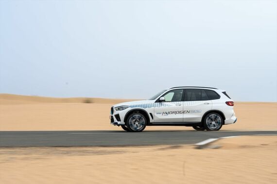 iX5 Hydrogenはすでに世界のさまざまな環境下でテスト走行を行ってきた（写真：BMW Japan）
