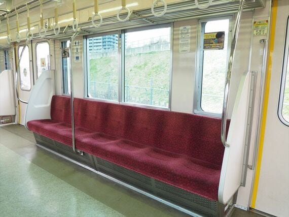 小田急 2000形 座席 バケットシート