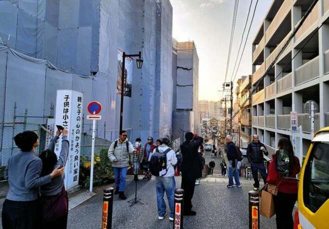 谷根千エリアの名所｢夕やけだんだん｣に異変