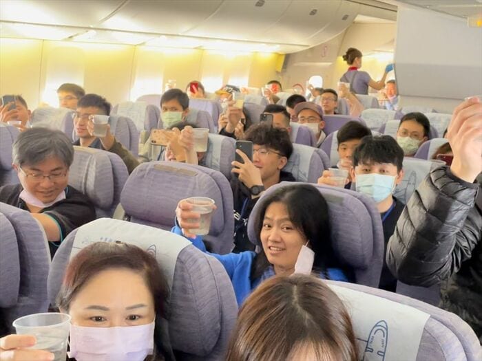 お別れフライトの機内