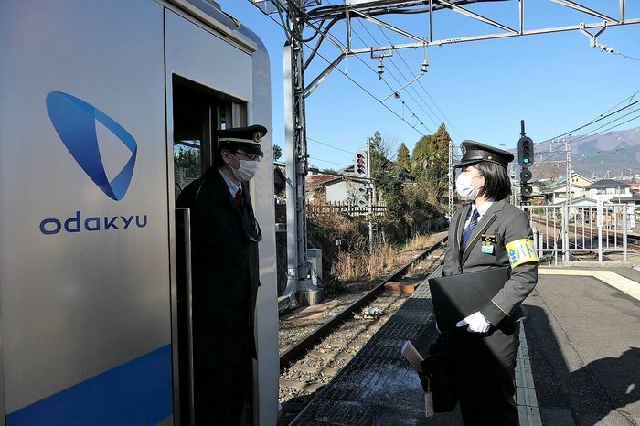 秦野駅では「定点」で声がけ