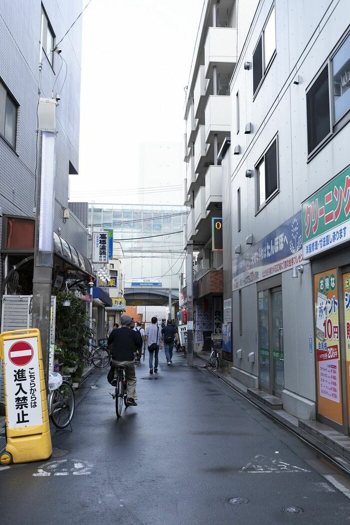 桜台駅は高架化されているが駅前は広いとは言えない