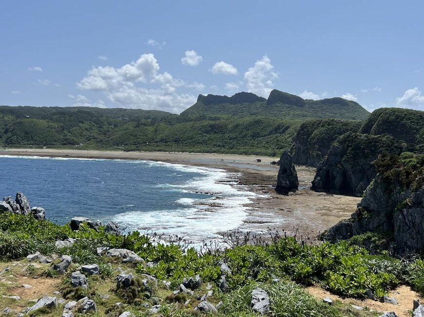 沖縄本島最北部にある辺戸岬からの景観（編集部撮影）