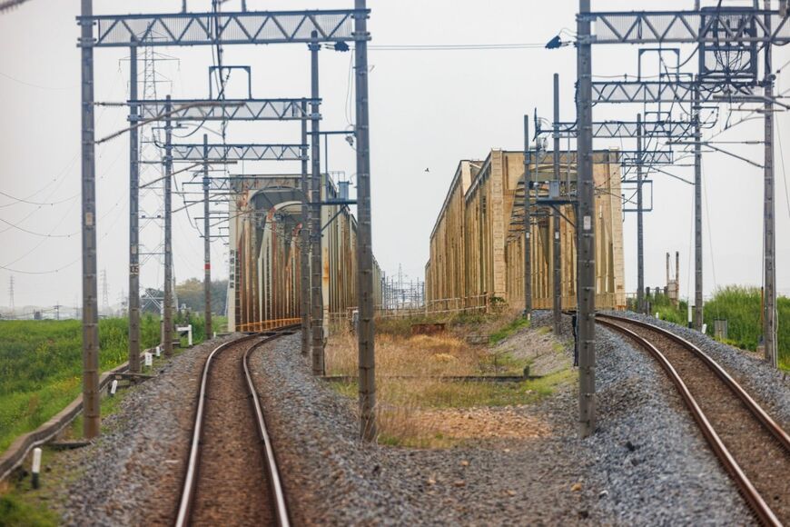 利根川渡る東武伊勢崎線