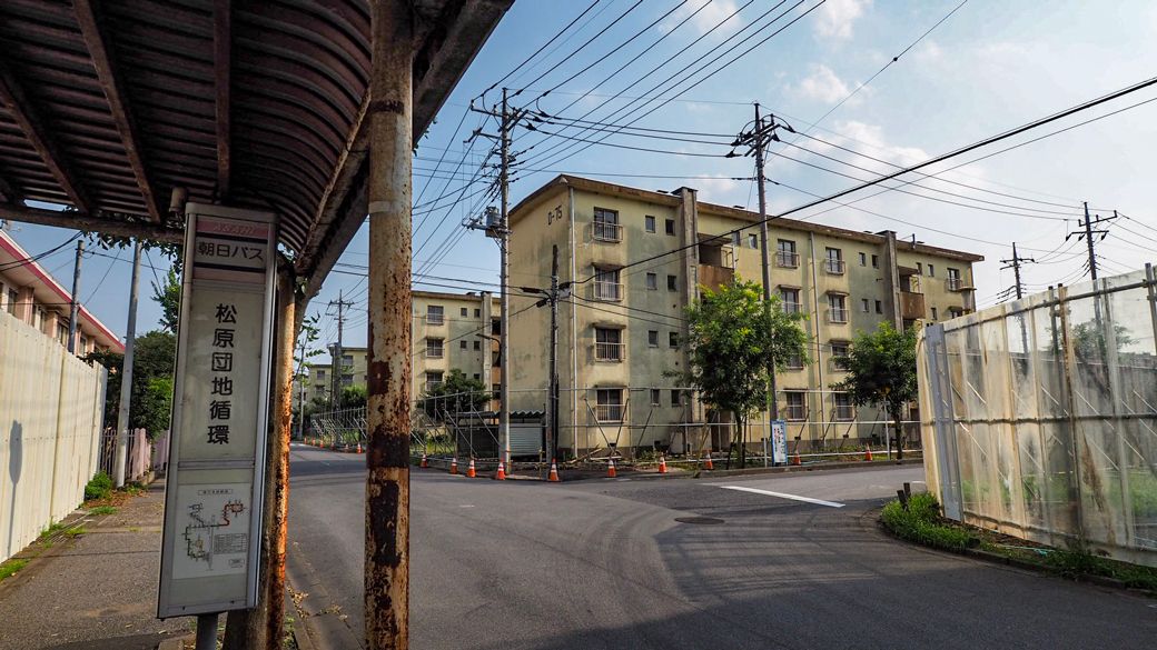 住民の退去が完了し、解体を待つ松原団地D地区の住棟（写真：金岡ゆえん氏）