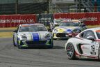BRZの後方にGR86が見える