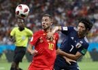 ベルギーのエースアザール選手をマークする柴崎選手