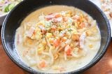 メインで頼んだモダンガール（878円）。乾麺か生麺か選べ、生麺タイプをセレクト。太めのもっちり麺だ（筆者撮影）