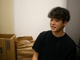 「トレンドをいち早く見つけるのに、渋谷や下北沢を歩いて若い人の服装や行動を観察したり、あとはアルバイトの高校生や妹に話を聞いたりしますね」（筆者撮影）