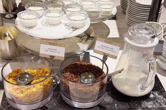 シリアルとヨーグルト