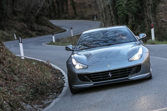 フェラーリ GTC4 ルッソT｜Ferrari GTC4Lusso T