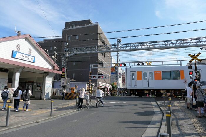 下板橋駅の駅舎